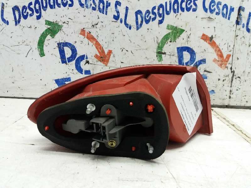Recambio de piloto trasero derecho para alfa romeo 147 (190) 1.9 jtd impression referencia OEM IAM    Recambio de piloto trasero derecho para alfa romeo 147 (190) 1.9 jtd impression referencia OEM IAM