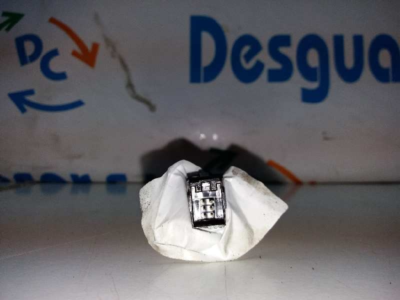 Recambio de warning para audi a3 (8p) 2.0 tdi ambiente referencia OEM IAM    Recambio de warning para audi a3 (8p) 2.0 tdi ambiente referencia OEM IAM