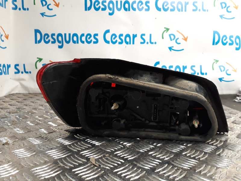 Recambio de piloto trasero derecho para peugeot 306 berlina 3/4/5 puertas (s2) xt referencia OEM IAM    Recambio de piloto trasero derecho para peugeot 306 berlina 3/4/5 puertas (s2) xt referencia OEM IAM