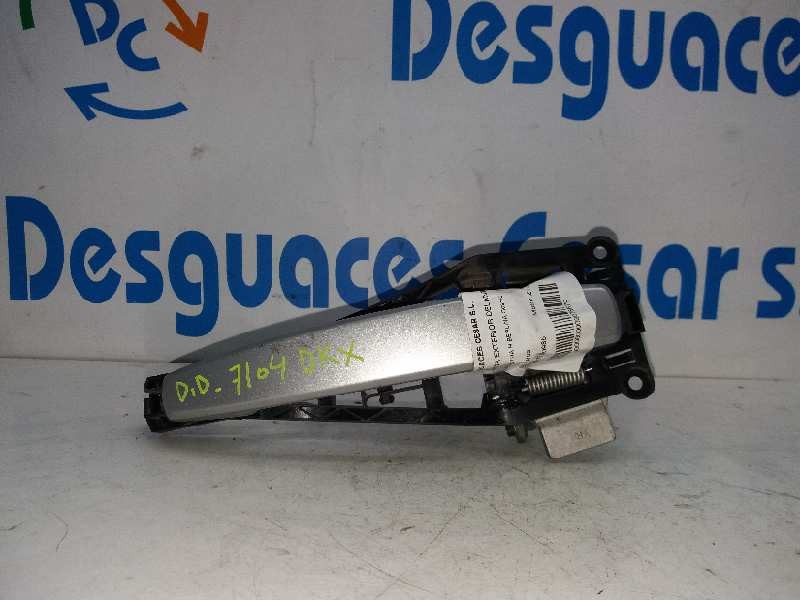 Recambio de maneta exterior delantera derecha para opel astra h berlina cosmo referencia OEM IAM 13190985 PLATA 