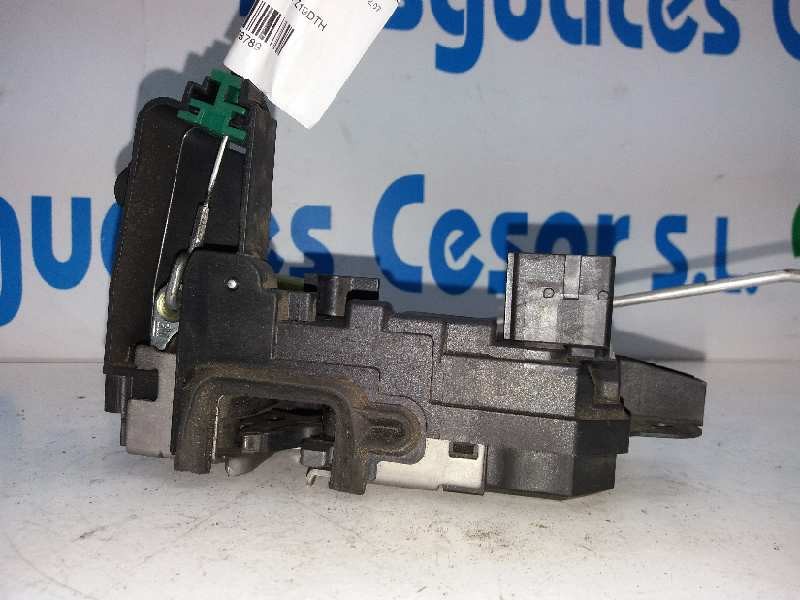 Recambio de cerradura puerta delantera derecha para opel astra h berlina cosmo referencia OEM IAM 13210749 13128112 