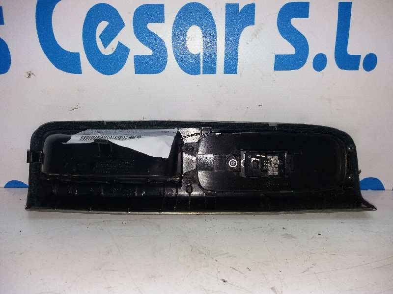 Recambio de mando elevalunas delantero derecho para volvo v50 familiar 1.6 d kinetic referencia OEM IAM   