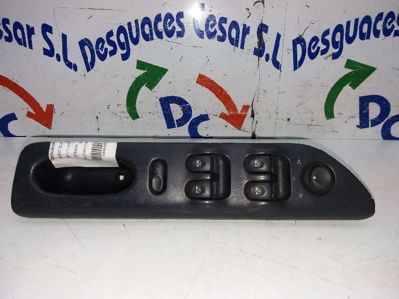 Recambio de mando elevalunas delantero izquierdo para renault laguna (b56) 1.8 16v rt referencia OEM IAM 7700417485  