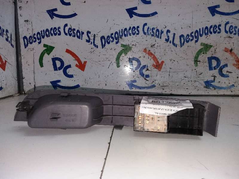 Recambio de maneta elevalunas delantera izquierda para nissan micra (k11) 1.0 16v cat referencia OEM IAM   