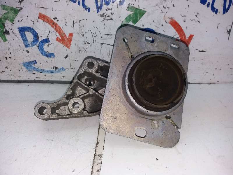 Recambio de soporte motor para nissan primastar (x..) kasten l1h1 2.7t referencia OEM IAM   