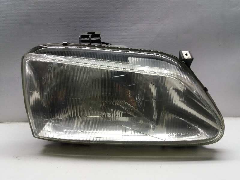 Recambio de faro derecho para renault megane i berlina hatchback (ba0) 1.6e europa referencia OEM IAM 260101792R  