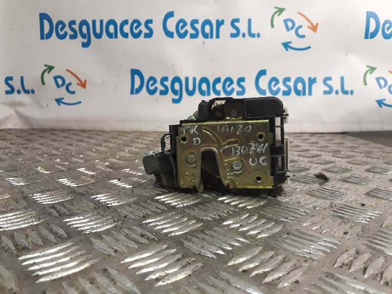 Recambio de cerradura puerta trasera derecha para seat ibiza (6k) básico referencia OEM IAM 6K4839016  