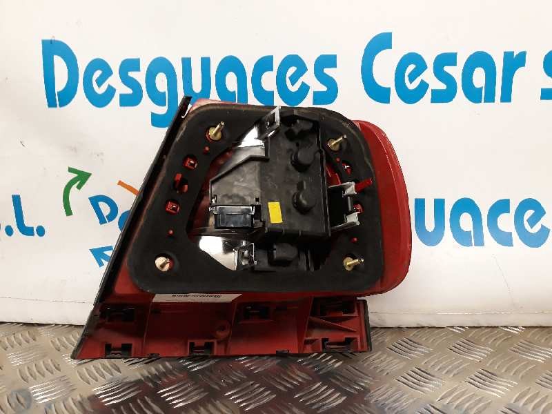 Recambio de piloto trasero izquierdo para audi a4 avant (b5) 2.4 referencia OEM IAM    Recambio de piloto trasero izquierdo para audi a4 avant (b5) 2.4 referencia OEM IAM