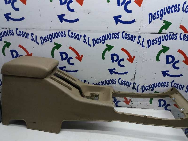 Recambio de consola central para nissan terrano/terrano.ii (r20) comfort referencia OEM IAM    Recambio de consola central para nissan terrano/terrano.ii (r20) comfort referencia OEM IAM
