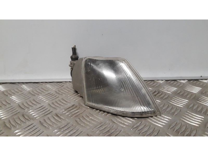 Recambio de piloto delantero derecho para citroën xantia berlina 2.0 hdi sx referencia OEM IAM 630370  