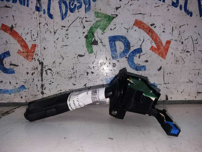 Recambio de mando limpia para volkswagen golf v berlina (1k1) conceptline (e) referencia OEM IAM    Recambio de mando limpia para volkswagen golf v berlina (1k1) conceptline (e) referencia OEM IAM