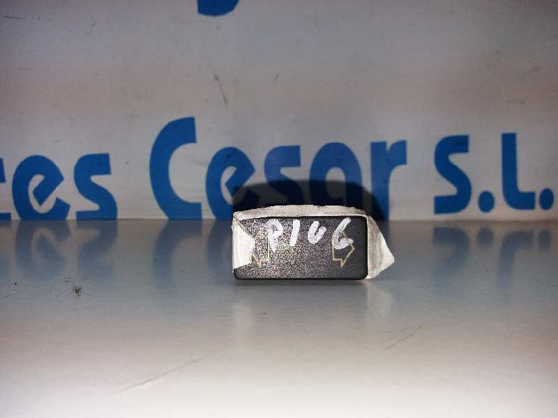 Recambio de mando elevalunas delantero derecho para peugeot 106 (s2) kid d referencia OEM IAM   