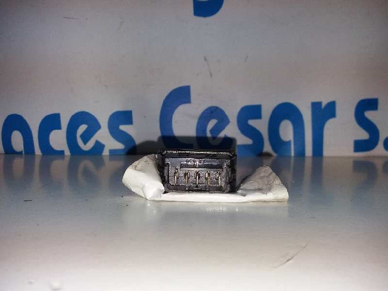 Recambio de mando elevalunas delantero derecho para peugeot 106 (s2) kid d referencia OEM IAM   