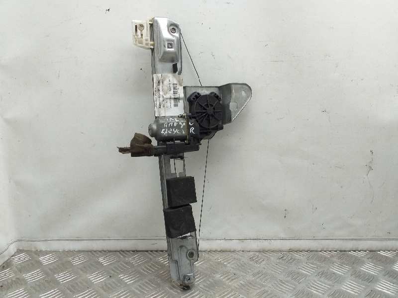 Recambio de elevalunas trasero derecho para renault megane ii berlina 5p confort dynamique referencia OEM IAM 8201010921  