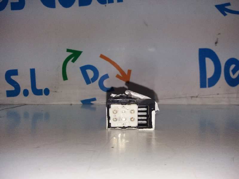 Recambio de mando elevalunas delantero derecho para suzuki baleno berlina sy (eg) 1.9 td glx (4-ptas.) referencia OEM IAM   