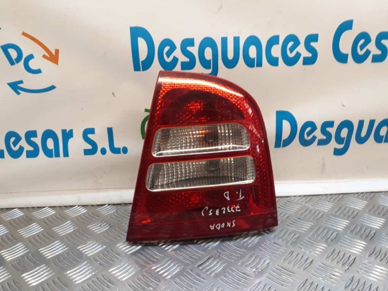 Recambio de piloto trasero derecho para skoda octavia berlina (1u2) ambiente referencia OEM IAM 1U6945112C  