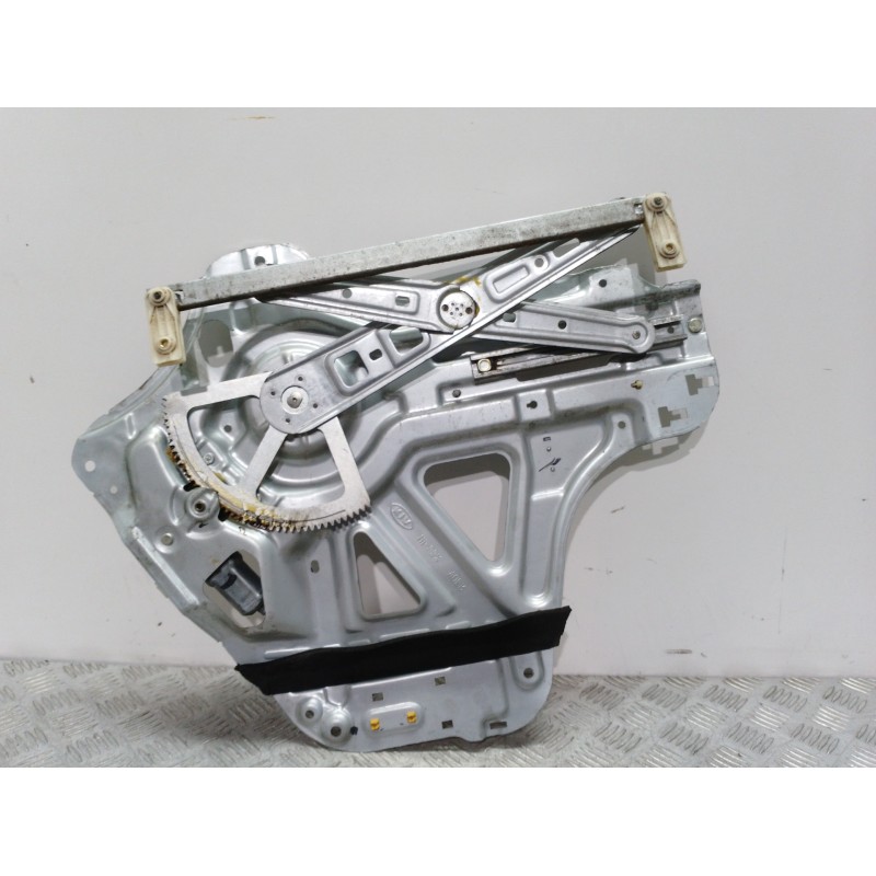 Recambio de elevalunas delantero derecho para kia carnival 2.7 v6 emotion referencia OEM IAM 824604D000  