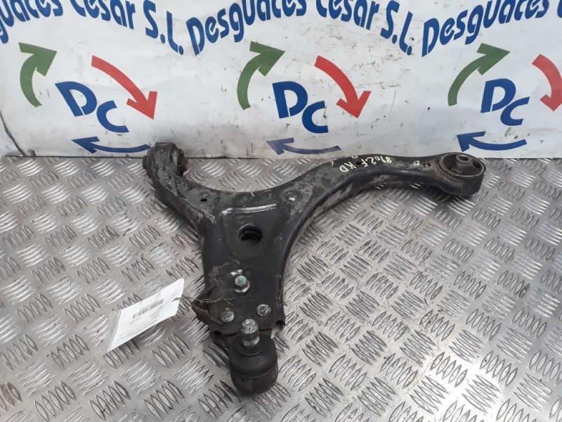 Recambio de brazo suspension inferior delantero derecho para kia carnival 2.7 v6 emotion referencia OEM IAM   