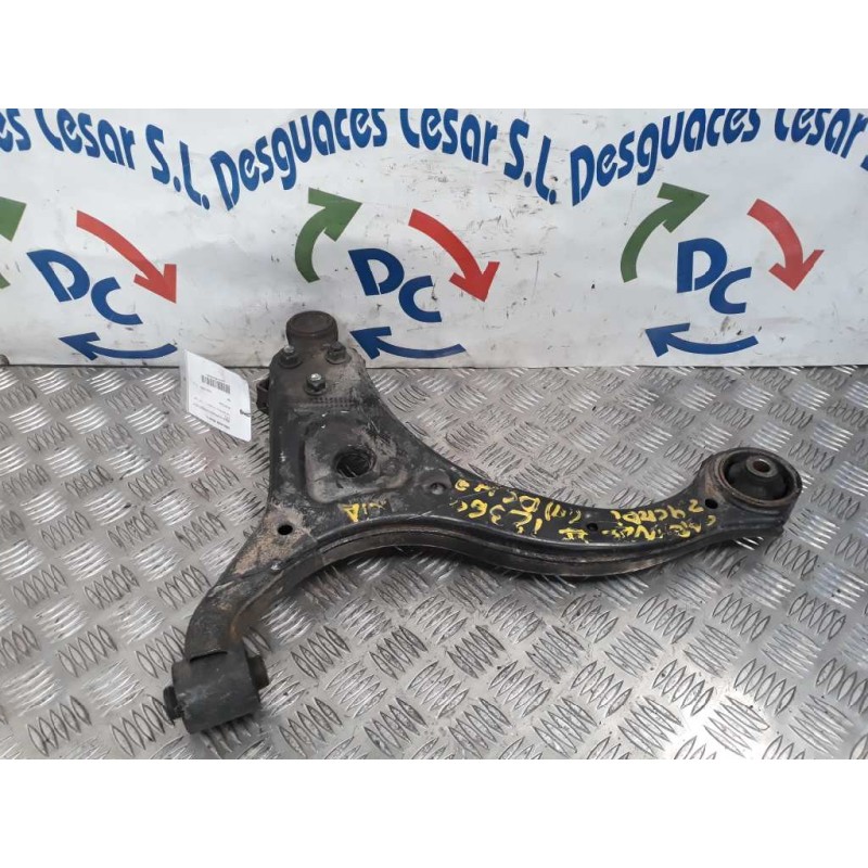 Recambio de brazo suspension inferior delantero derecho para kia carnival 2.7 v6 emotion referencia OEM IAM   