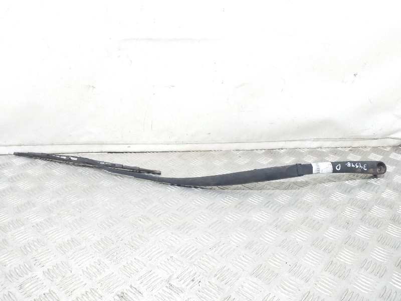 Recambio de brazo limpia delantero derecho para kia carnival 2.7 v6 emotion referencia OEM IAM   