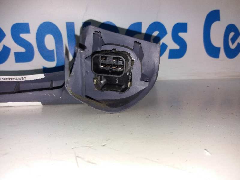 Recambio de mando elevalunas delantero derecho para ford ka (ccq) básico referencia OEM IAM    Recambio de mando elevalunas delantero derecho para ford ka (ccq) básico referencia OEM IAM