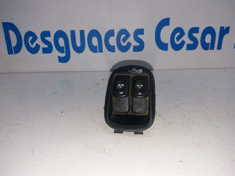 Recambio de mando elevalunas delantero izquierdo para renault megane i scenic (ja0) 1.9 d kaleido referencia OEM IAM 7700838101  Recambio de mando elevalunas delantero izquierdo para renault megane i scenic (ja0) 1.9 d kaleido referencia OEM IAM 7700838101