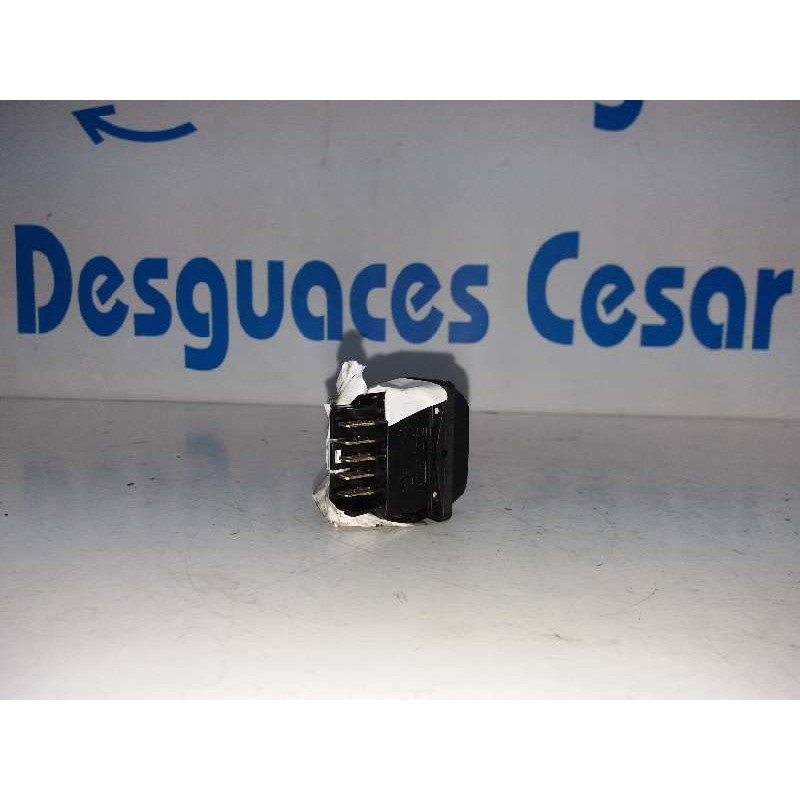 Recambio de mando elevalunas delantero izquierdo para peugeot 306 berlina 3/4/5 puertas (s2) boulebard referencia OEM IAM   