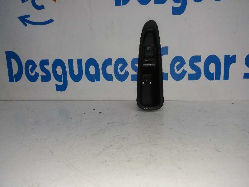 Recambio de mando elevalunas delantero derecho para volvo s40 berlina 1.6 referencia OEM IAM   