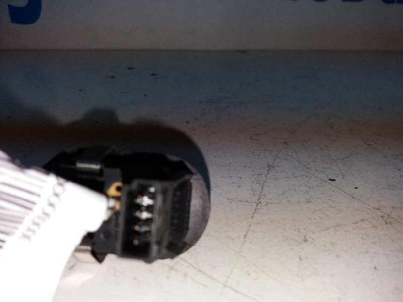 Recambio de mando elevalunas delantero derecho para opel astra g berlina comfort referencia OEM IAM 6240105  