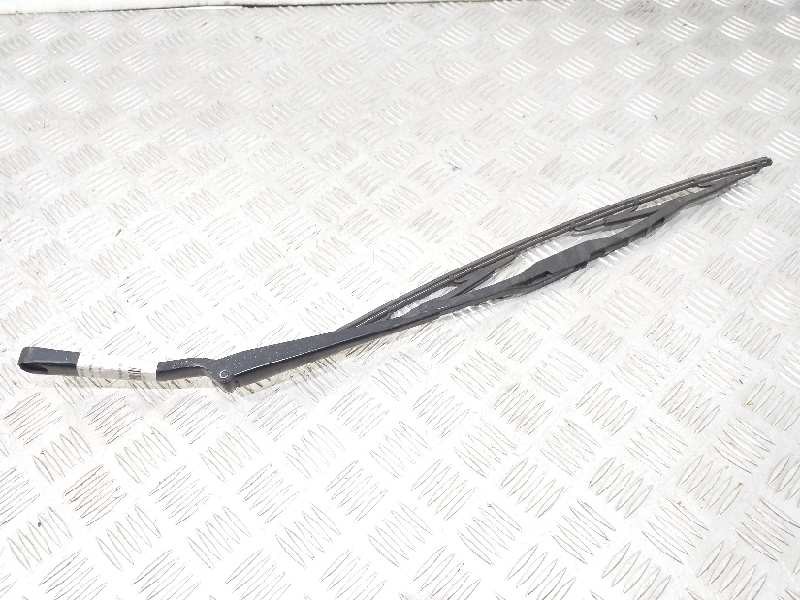 Recambio de brazo limpia delantero derecho para ford puma (cce) 1.7 referencia OEM IAM 1049329  