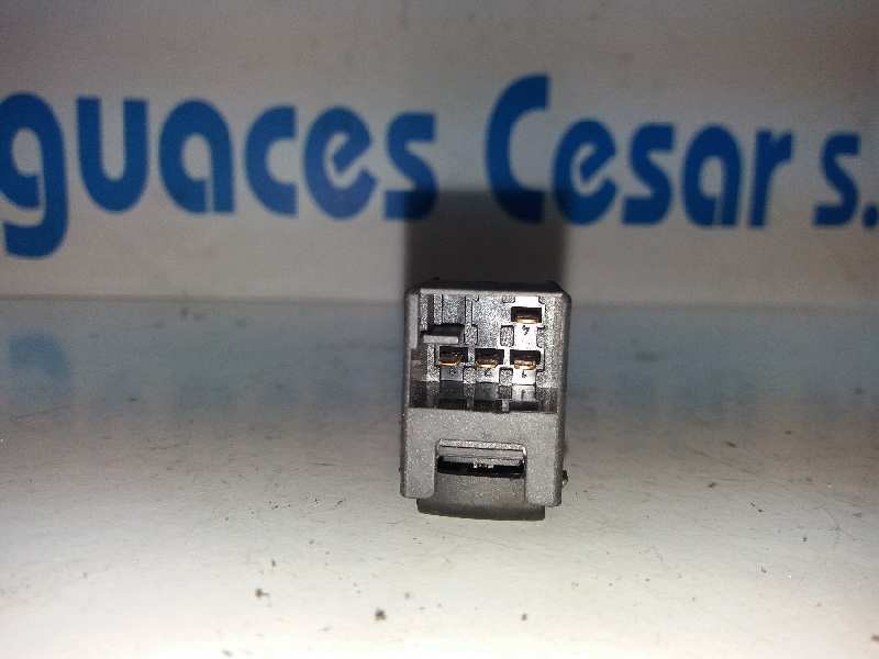 Recambio de mando elevalunas trasero izquierdo para skoda octavia berlina (1u2) 1.9 tdi glx referencia OEM IAM   