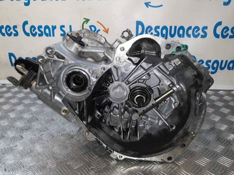 Recambio de caja cambios para nissan primera berlina (p12) acenta referencia OEM IAM AV709VA  