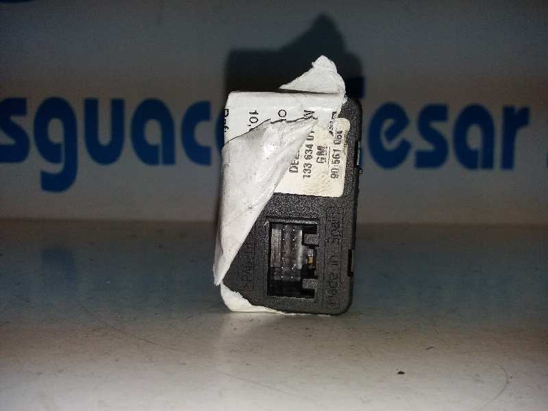 Recambio de mando elevalunas delantero izquierdo para opel astra g berlina club referencia OEM IAM   