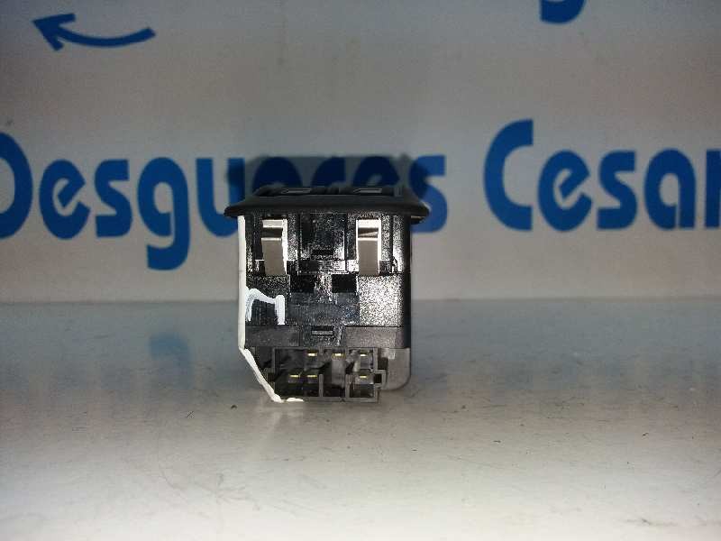Recambio de mando elevalunas delantero izquierdo para peugeot 206 berlina x-line referencia OEM IAM   
