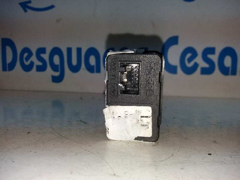 Recambio de mando elevalunas delantero izquierdo para opel astra g berlina sport referencia OEM IAM    Recambio de mando elevalunas delantero izquierdo para opel astra g berlina sport referencia OEM IAM