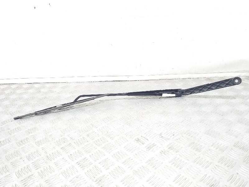 Recambio de brazo limpia delantero derecho para nissan x-trail (t30) comfort referencia OEM IAM   