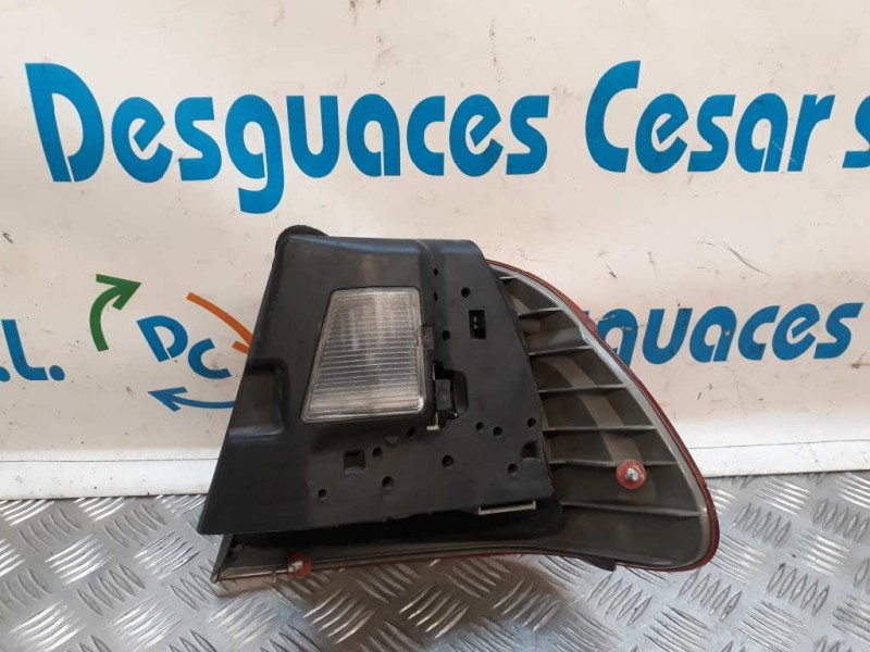 Recambio de piloto trasero izquierdo para bmw serie 3 berlina (e46) 330d referencia OEM IAM 63216946533  