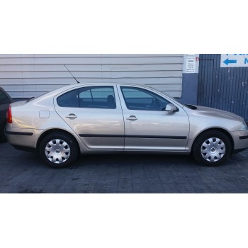 SKODA OCTAVIA BERLINA (1Z3)