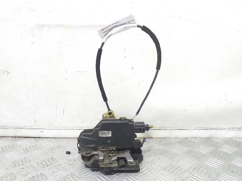 Recambio de cerradura puerta trasera derecha para skoda octavia berlina (1u2) tour referencia OEM IAM 3B4839016A  