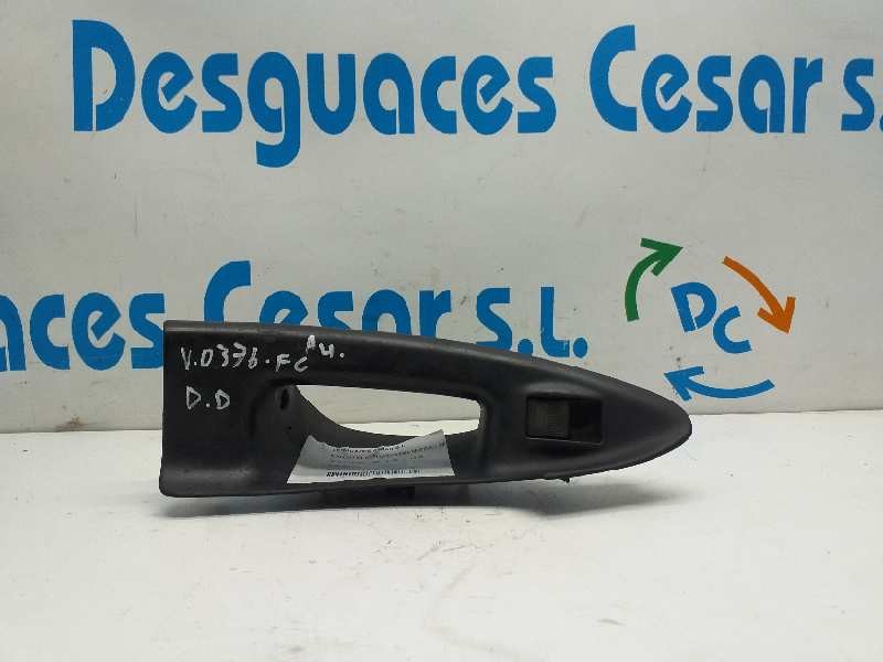 Recambio de mando elevalunas delantero derecho para audi a4 avant (b5) 1.9 tdi referencia OEM IAM    Recambio de mando elevalunas delantero derecho para audi a4 avant (b5) 1.9 tdi referencia OEM IAM