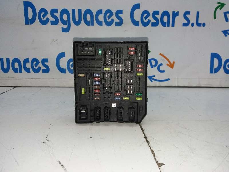 Recambio de caja reles / fusibles para renault scenic iii grand bose edition referencia OEM IAM  0331162300688 