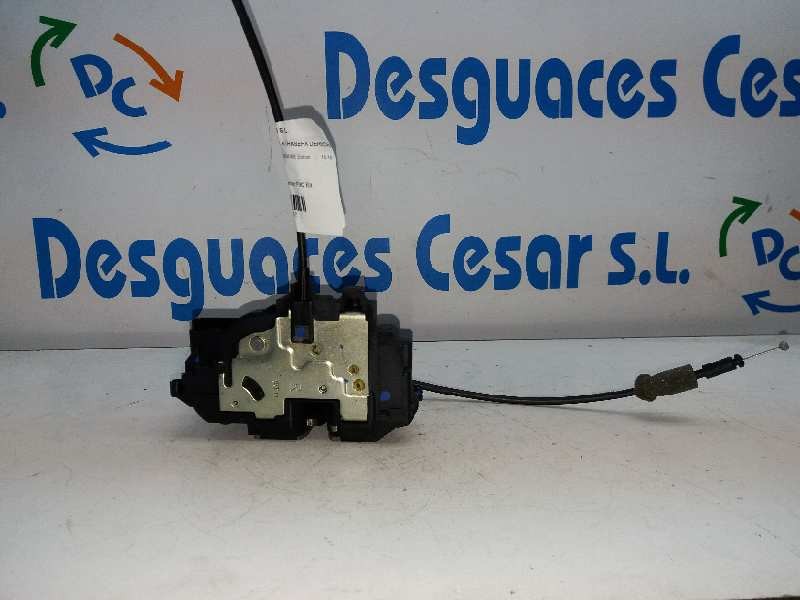 Recambio de cerradura puerta trasera derecha para renault scenic iii grand bose edition referencia OEM IAM   