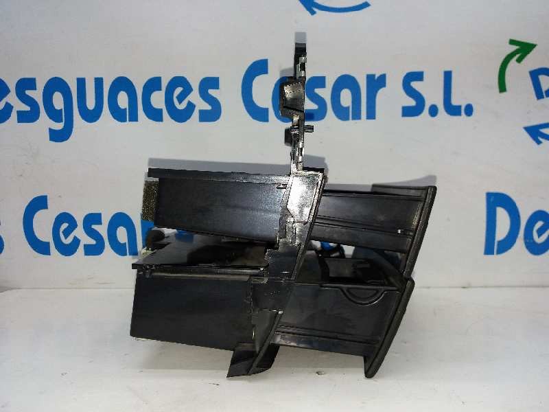 Recambio de cenicero para kia sorento 2.5 crdi ex referencia OEM IAM 847403E000  