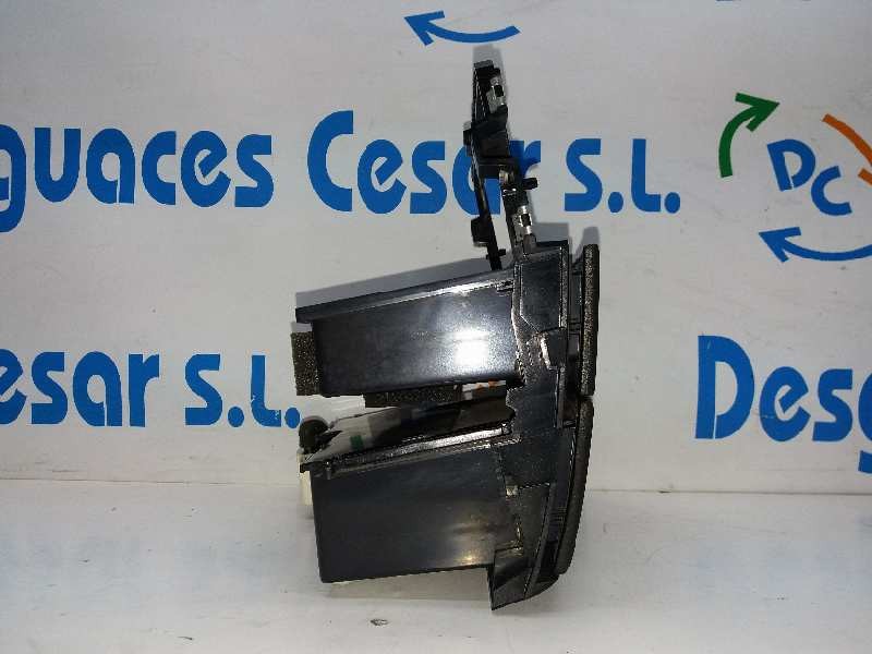 Recambio de cenicero para kia sorento 2.5 crdi ex referencia OEM IAM 847403E000  