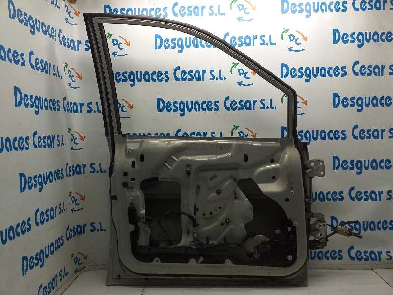 Recambio de puerta delantera izquierda para chrysler voyager (rg) 2.5 crd lx referencia OEM IAM  PLATA 