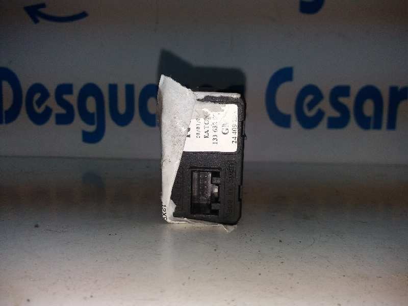 Recambio de mando elevalunas delantero izquierdo para opel corsa c club referencia OEM IAM   