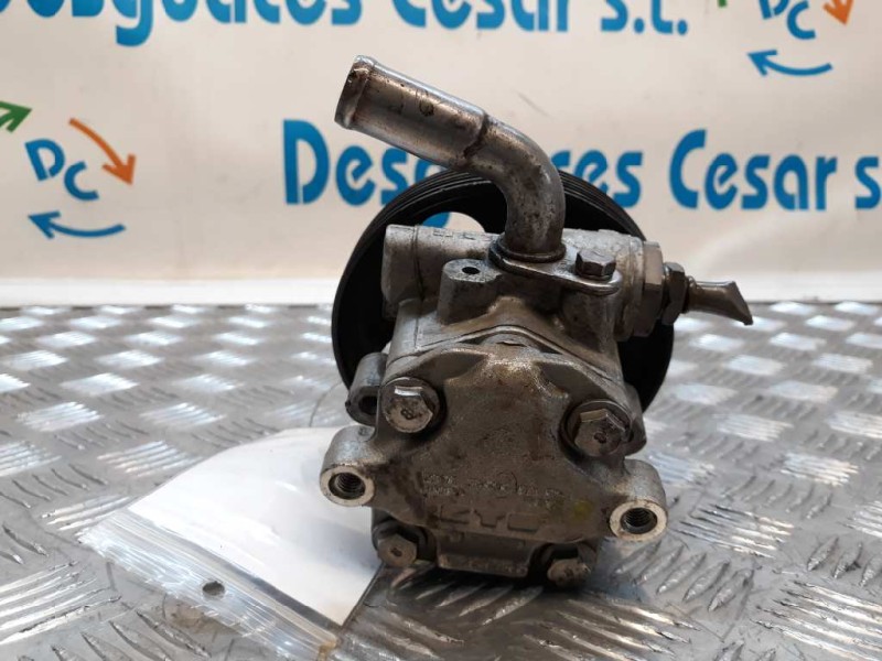 Recambio de bomba direccion para ford fiesta (cbk) ambiente referencia OEM IAM 26663A696DD  