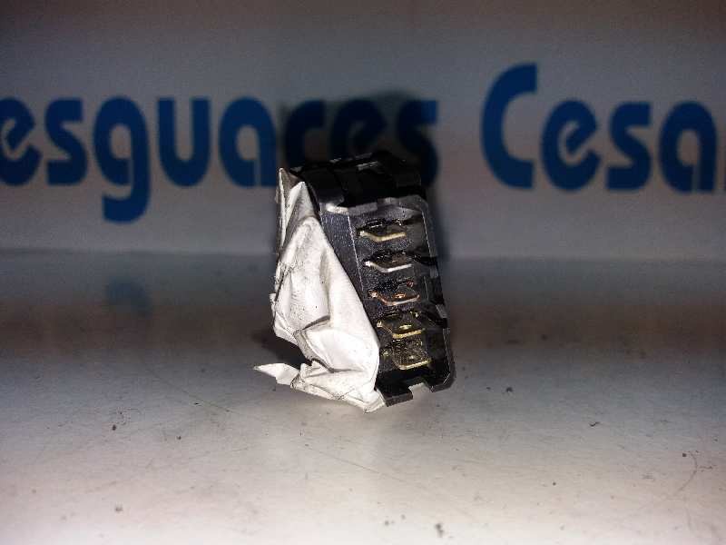 Recambio de mando elevalunas delantero derecho para citroën xsara berlina 1.9td attraction referencia OEM IAM 6552TA  