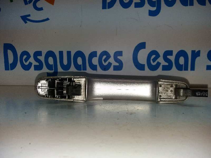 Recambio de maneta exterior delantera derecha para ford c-max (cb3) trend referencia OEM IAM  PLATA 