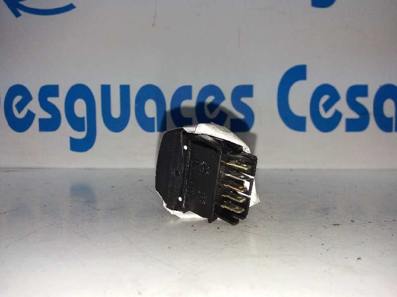 Recambio de mando elevalunas delantero izquierdo para citroën xsara berlina 1.9 d sx referencia OEM IAM   